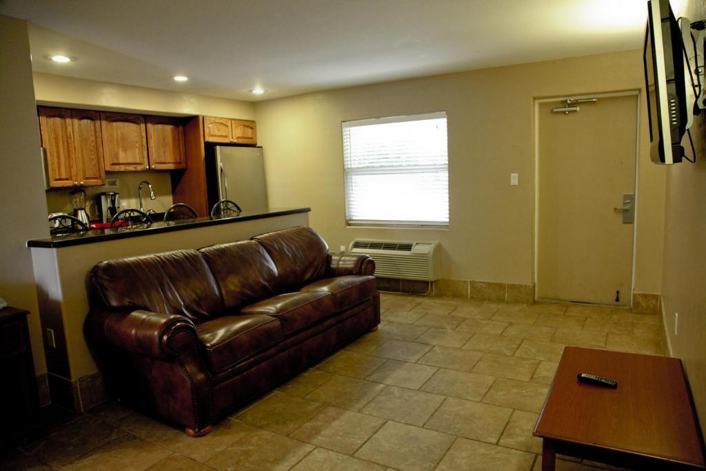 Lake Grassy Inn & Suites Lake Placid Rum bild